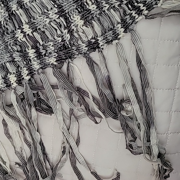 Poncho - Picture 2 of 3